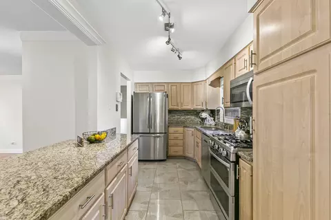 Kitchen - 3152 189th St, Lansing, IL 60438 photo 3 of 3