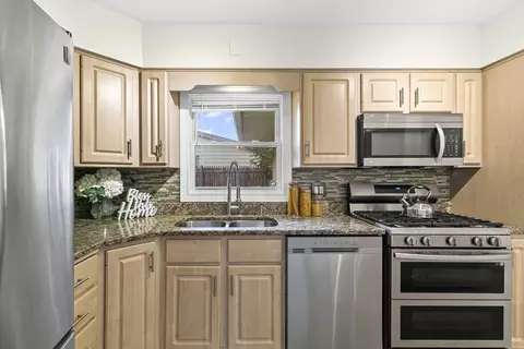 Kitchen - 3152 189th St, Lansing, IL 60438 photo 1 of 3