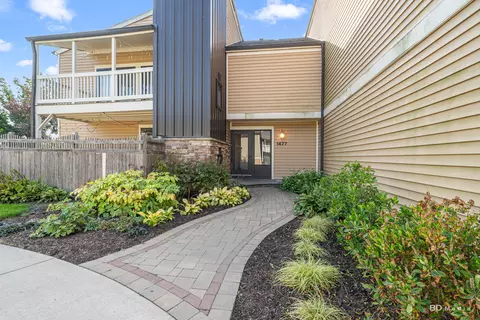 1477 S County Farm Rd #2-3F, Wheaton, IL 60189
