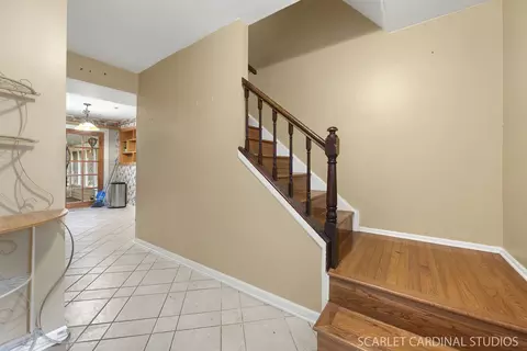 2044 Templar Dr, Naperville, IL 60565 photo 2