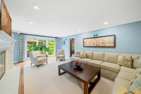 Living - 1020 Mccormick Dr, Lake Forest, IL 60045 photo 3 of 3