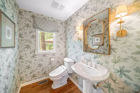 Bath - 1020 Mccormick Dr, Lake Forest, IL 60045 photo 1 of 5