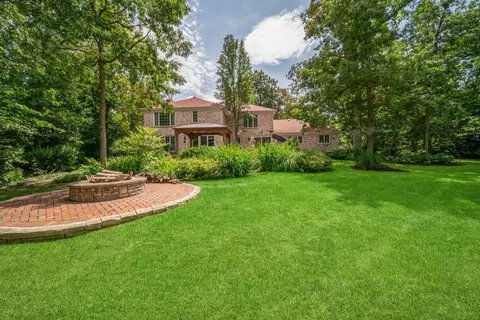 Exterior - 1020 Mccormick Dr, Lake Forest, IL 60045 photo 5 of 8