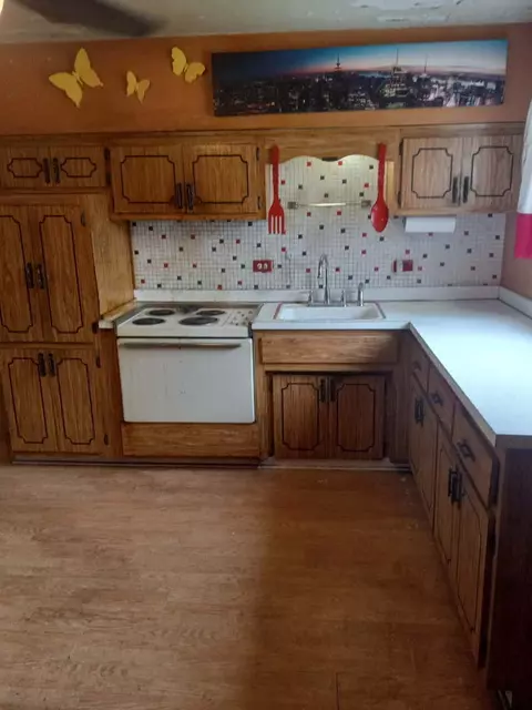 Kitchen - 9556 S Colfax Ave, Chicago, IL 60617 photo 1 of 1
