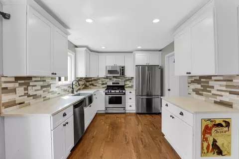Kitchen - 22055 W Miller Dr, Plainfield, IL 60544 photo 2 of 3