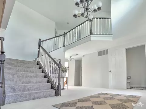 Entry Way - 551 Foster Ave, Bartlett, IL 60103 photo 1 of 2