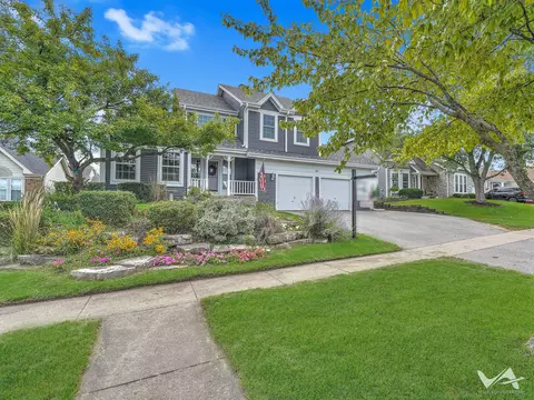Exterior - 551 Foster Ave, Bartlett, IL 60103 photo 3 of 4