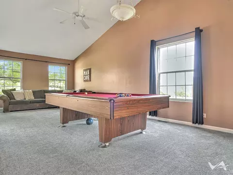 Living - 551 Foster Ave, Bartlett, IL 60103 photo 3 of 5