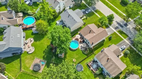 View/Area - 941 Millwood Dr, Bartlett, IL 60103 photo 2 of 5
