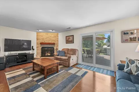 Living - 941 Millwood Dr, Bartlett, IL 60103 photo 6 of 6