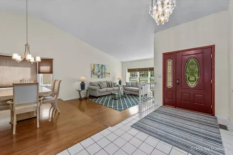 Entry Way - 941 Millwood Dr, Bartlett, IL 60103 photo 2 of 2