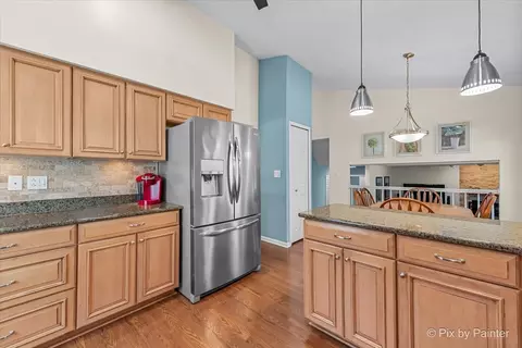 Kitchen - 941 Millwood Dr, Bartlett, IL 60103 photo 3 of 5