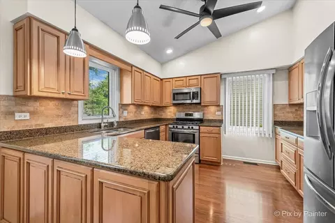 Kitchen - 941 Millwood Dr, Bartlett, IL 60103 photo 1 of 5