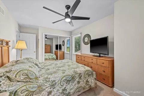 Bedroom - 941 Millwood Dr, Bartlett, IL 60103 photo 3 of 7