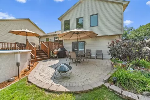 Exterior - 941 Millwood Dr, Bartlett, IL 60103 photo 6 of 11