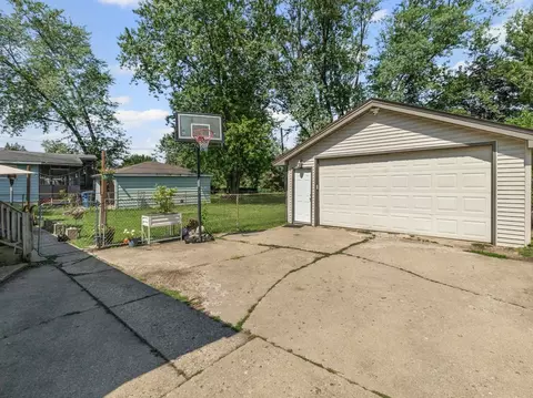 9 N564 Flora Dr, Elgin, IL 60123 photo 16