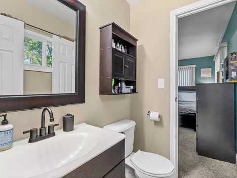 9 N564 Flora Dr, Elgin, IL 60123 photo 8