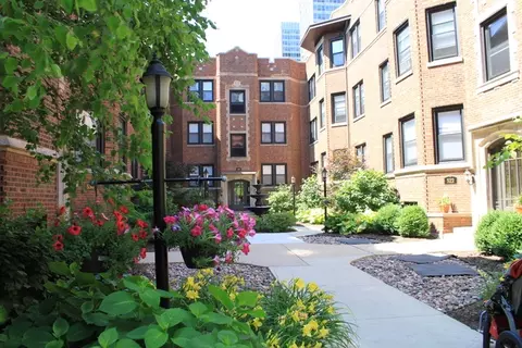 528 W Cornelia Ave #3S, Chicago, IL 60657