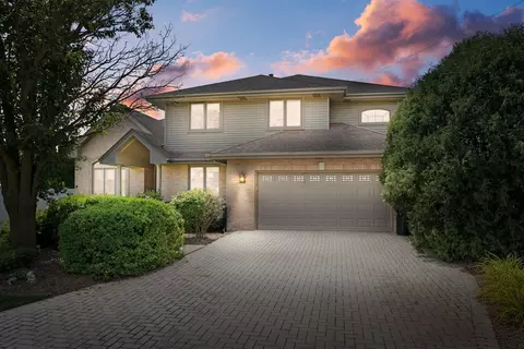 8135 Bormet Dr, Tinley Park, IL 60477