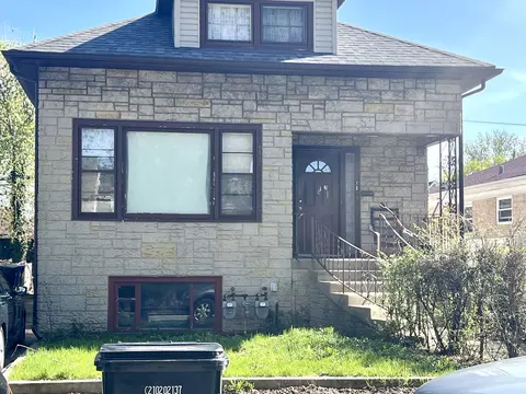 4849 W Eddy St, Chicago, IL 60641
