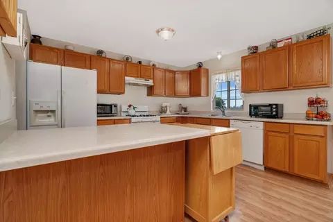 Kitchen - 1807 Sunset Ln, Morris, IL 60450 photo 1 of 4