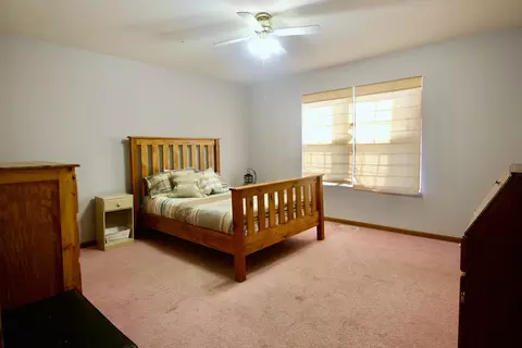 Bedroom - 1807 Sunset Ln, Morris, IL 60450 photo 4 of 6