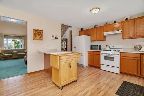 Kitchen - 1807 Sunset Ln, Morris, IL 60450 photo 2 of 4