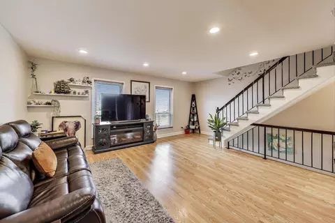 Other - 2067 Kettering Rd, Hoffman Estates, IL 60169 photo 2 of 7