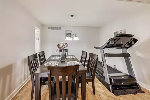 Dining - 2067 Kettering Rd, Hoffman Estates, IL 60169 photo 2 of 3