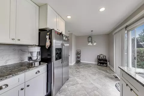 Kitchen - 2067 Kettering Rd, Hoffman Estates, IL 60169 photo 2 of 3