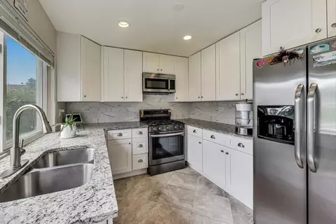 Kitchen - 2067 Kettering Rd, Hoffman Estates, IL 60169 photo 1 of 3