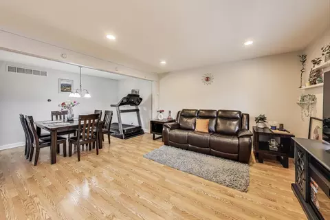 Other - 2067 Kettering Rd, Hoffman Estates, IL 60169 photo 3 of 7
