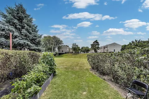 Exterior - 2067 Kettering Rd, Hoffman Estates, IL 60169 photo 4 of 6