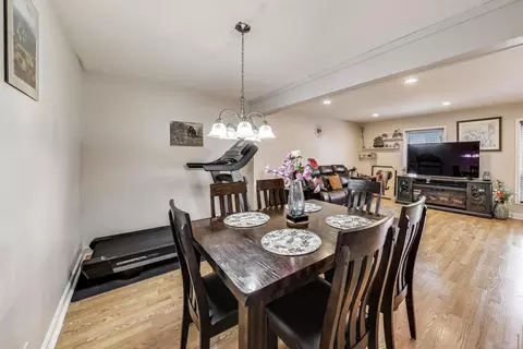 Dining - 2067 Kettering Rd, Hoffman Estates, IL 60169 photo 3 of 3