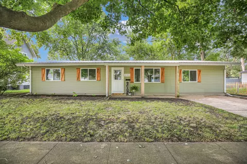 240 W Pine St, Paxton, IL 60957