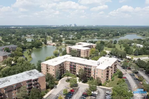 720 Wellington Ave #415, Elk Grove Village, IL 60007