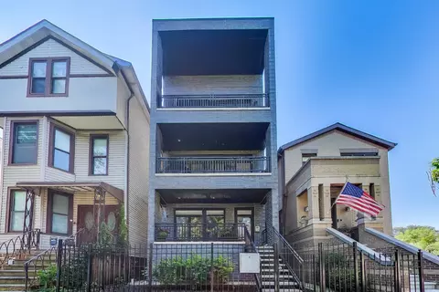 1755 W Cornelia Ave #2, Chicago, IL 60657