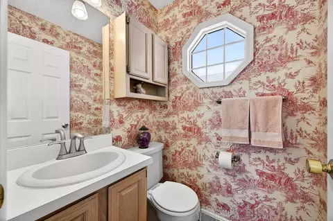 Bath - 17 Sunset Rd, Bloomington, IL 61701 photo 1 of 6