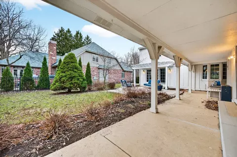 Exterior - 17 Sunset Rd, Bloomington, IL 61701 photo 22 of 24