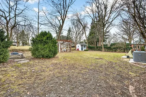 Exterior - 17 Sunset Rd, Bloomington, IL 61701 photo 16 of 24