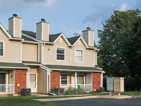 1285 Wyndham Ln #102, Palatine, IL 60074