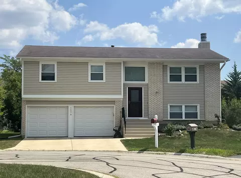 1579 E Bayside Ct, Hoffman Estates, IL 60192