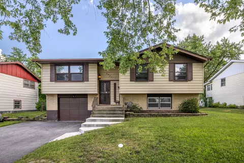 3425 Birchwood Dr, Hazel Crest, IL 60429