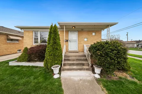 525 Mackinaw Ave, Calumet City, IL 60409
