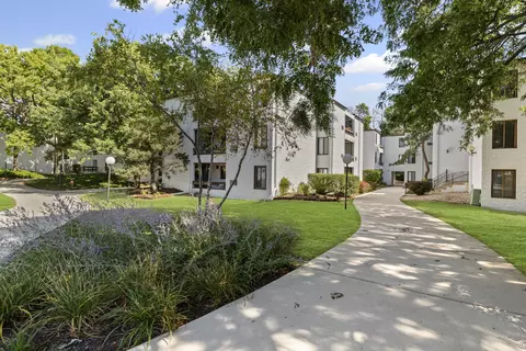 330 W Miner St #1C, Arlington Heights, IL 60005