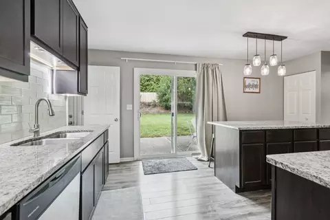 Kitchen - 1730 Pierce Rd, Hoffman Estates, IL 60169 photo 5 of 5