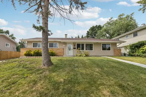 1730 Pierce Rd, Hoffman Estates, IL 60169