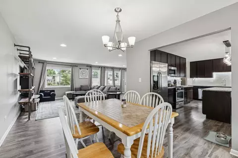 Dining - 1730 Pierce Rd, Hoffman Estates, IL 60169 photo 2 of 2