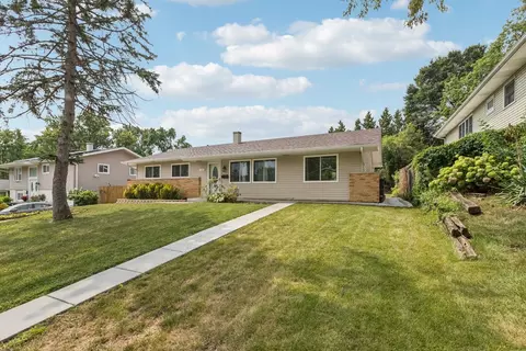 Exterior - 1730 Pierce Rd, Hoffman Estates, IL 60169 photo 2 of 7