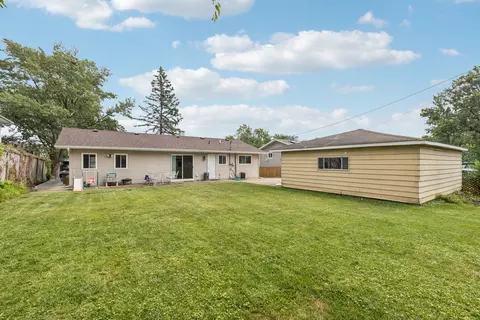 Exterior - 1730 Pierce Rd, Hoffman Estates, IL 60169 photo 4 of 7